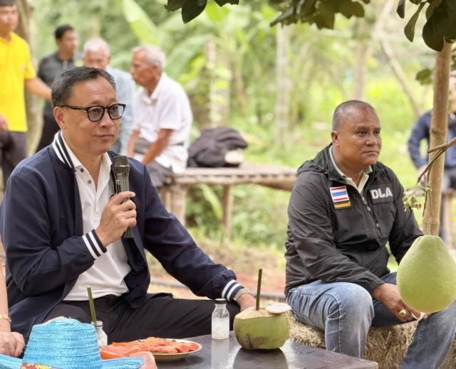 พิธีเปิดป้ายศูนย์เรียนรู้โครงการอันเนื่องมาจากพระราชดำริต้นแบบและฟาร์มเกษตรผสมผสาน “หมื่นฟาร์ม” หมู่ที่ 13 ตำบลตำนาน
