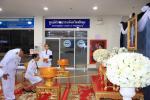 ร่วมลงนามแสดงความไว้อาลัยและร่วมพิธีถวายน้ำสรงพระบรมศพเบื้องหน้าพระฉายาลักษณ์สมเด็จพระนางเจ้าสิริกิติ์ พระบรมราชินีนาถ พ