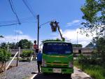 กองช่าง ลงพื้นที่ติดตั้งและซ่อมแซมสายไฟที่ขาดชำรุด เปลี่ยนโคมไฟ