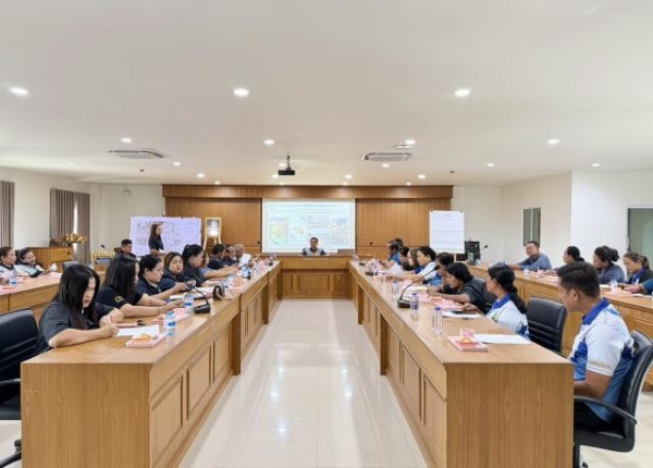 ประชุมการวิเคราะห์ชุมชนแบบมีส่วนร่วม และวิเคราะห์ระบบโดยใช้กรอบ DPSR เพื่อรับทราบปัญหาและความต้องการของเกษตรกร