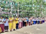กิจกรรมตักบาตรข้าวสวยถวายภัตตาหารเพลพระภิกษุสงฆ์ที่มาปริวาสกรรมงานปริวาสกรรม ณ อุทยานเปลวขาคีม ม.9 ต.ตำนาน