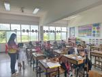 นักเรียนชั้นอนุบาล และนักเรียนชั้น ป.1 ของโรงเรียนเทศบาลบ้านทุ่งลานสถิตธรรมาทร เรียนปรับพื้นฐาน